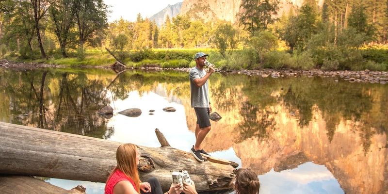 世界杯决赛现场盛况 - 球迷欢呼，烟花绽放，气氛热烈